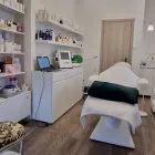 1 üzleti kép BOGNÁR DÓRI KOZMETIKUS-ICONIQUE BEAUTY LOUNGE-HIFU PEN, DIÓDA LÉZERES SZŐRTELENÍTÉS Kozmetika ban/ben Budapest PE