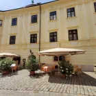 10 üzleti kép CORVINUS PIZZÉRIA ÉS PINCE ÉTTEREM Éttermek ban/ben Sopron GS