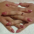 8 üzleti kép DRAVECZKI EDINA MŰKÖRMÖS ÉRD Körömszalon ban/ben Érd PE