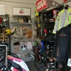 1 üzleti kép FEHÉR HOLLÓ MOTOROSBOLT - MOTORALKATRÉSZEK, MOTOROS RUHÁZAT Motorok ban/ben Szolnok JN