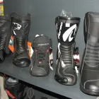 6 üzleti kép FEHÉR HOLLÓ MOTOROSBOLT - MOTORALKATRÉSZEK, MOTOROS RUHÁZAT Motorok ban/ben Szolnok JN