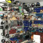 10 üzleti kép FEHÉR HOLLÓ MOTOROSBOLT - MOTORALKATRÉSZEK, MOTOROS RUHÁZAT Motorok ban/ben Szolnok JN
