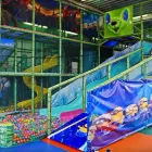 8 üzleti kép FUSION SZABADIDŐKÖZPONT & KIDS FUSION JÁTSZÓHÁZ Üzleti szolgáltatások ban/ben Kaposvár SO