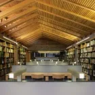 1 üzleti kép GÖDÖLLŐI VÁROSI KÖNYVTÁR ÉS INFORMÁCIÓS KÖZPONT Kultúra & Művészet ban/ben Gödöllő PE