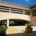 2 üzleti kép GÖDÖLLŐI VÁROSI KÖNYVTÁR ÉS INFORMÁCIÓS KÖZPONT Kultúra & Művészet ban/ben Gödöllő PE