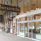 3 üzleti kép KÍGYÓ GYÓGYSZERTÁR Gyógyszertárak ban/ben Budapest PE