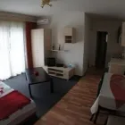 8 üzleti kép KINGAAPARTMAN Parkolás ban/ben Siófok SO