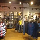 3 üzleti kép LEVI'S - CORVIN BEVÁSÁRLÓKÖZPONT Üzletek ban/ben Budapest