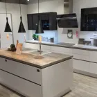 3 üzleti kép MÖMAX DEBRECEN Üzletek ban/ben Debrecen HB