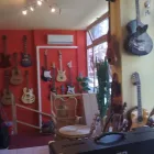 3 üzleti kép MUSICMINUTES HANGSZERBOLT Hangszerek ban/ben Budapest PE