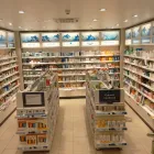 2 üzleti kép SZÉNA TÉR PATIKA FITOTÉKA Gyógyszertárak ban/ben Budapest PE