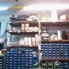 2 üzleti kép VERES BŐR ÉS CIPŐKELLÉKEK Cipőipari kellékek ban/ben Pápa VE