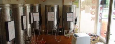 2 üzleti kép BORKUT ÉLELMISZER Vendéglátás ban/ben Budapest