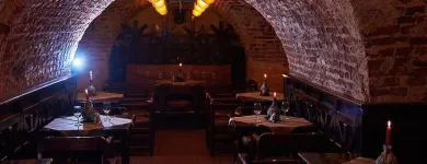 2 üzleti kép CORVINUS PIZZÉRIA ÉS PINCE ÉTTEREM Éttermek ban/ben Sopron GS