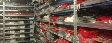 3 üzleti kép FANSBRANDS Üzletek ban/ben Vác PE