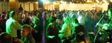 2 üzleti kép HAWAII EGYÜTTES Zeneszolgáltatás ban/ben Siófok SO