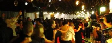 13 üzleti kép HAWAII EGYÜTTES Zeneszolgáltatás ban/ben Siófok SO