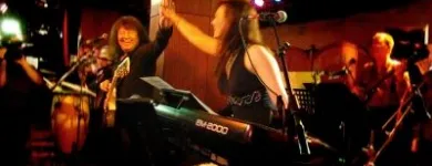 14 üzleti kép HAWAII EGYÜTTES Zeneszolgáltatás ban/ben Siófok SO