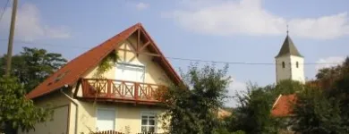 1 üzleti kép KŐRÖSHEGY FALUSI VENDÉGHÁZ (A BALATONTÓL 3 KM) Idegenforgalom & Utazás ban/ben Kőröshegy SO