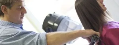 2 üzleti kép LÉVAY ÁKOS FODRÁSZ - NIMFA STÚDIÓ Fodrászat ban/ben Veszprem VE