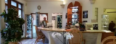 1 üzleti kép OPTI-QUEEN DR. BANA ILDIKÓ SZEMÉSZETI KFT. Orvosok szemorvosok ban/ben Budapest PE