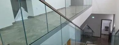 3 üzleti kép RÁBA GLAS-2004 BT. ÜVEGCENTRUM GYŐR. KÜLTÉRI ÉS BELSŐÉPÍTÉSZETI ÜVEGEZÉSEK. Üvegezés ban/ben Győr GS