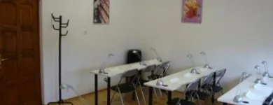 7 üzleti kép RED NAILS MŰKÖRÖM ALAPANYAG KERESKEDÉ, ÉS ELITE KÖRMÖS AKADÉMIA Körömszalon ban/ben Győr GS
