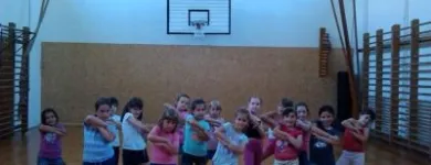 7 üzleti kép REVANS TÁNC Tábor, erdei iskola ban/ben Budapest PE