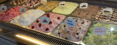 5 üzleti kép SÁRVÁRI CUKRÁSZDA Cukrászdák ban/ben Eger HE