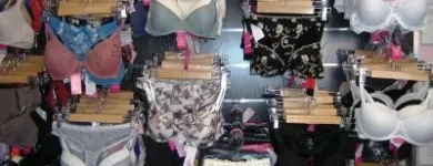 4 üzleti kép SOPHIA FEHÉRNEMŰ Üzletek ban/ben Vác PE
