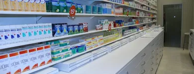 3 üzleti kép SZÉNA TÉR PATIKA FITOTÉKA Gyógyszertárak ban/ben Budapest PE