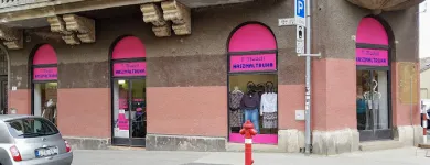 2 üzleti kép T-MODELL Üzletek ban/ben Pécs BA
