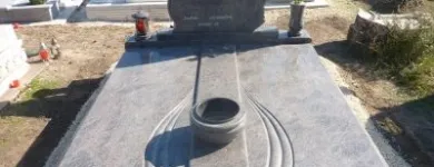 2 üzleti kép TÓTH SÍRKŐ KFT Otthon és Építőipar ban/ben Érd PE