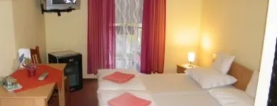 13 üzleti kép ZSÓFIA VENDÉGHÁZ PÁPA Motel, panzió ban/ben Pápa VE