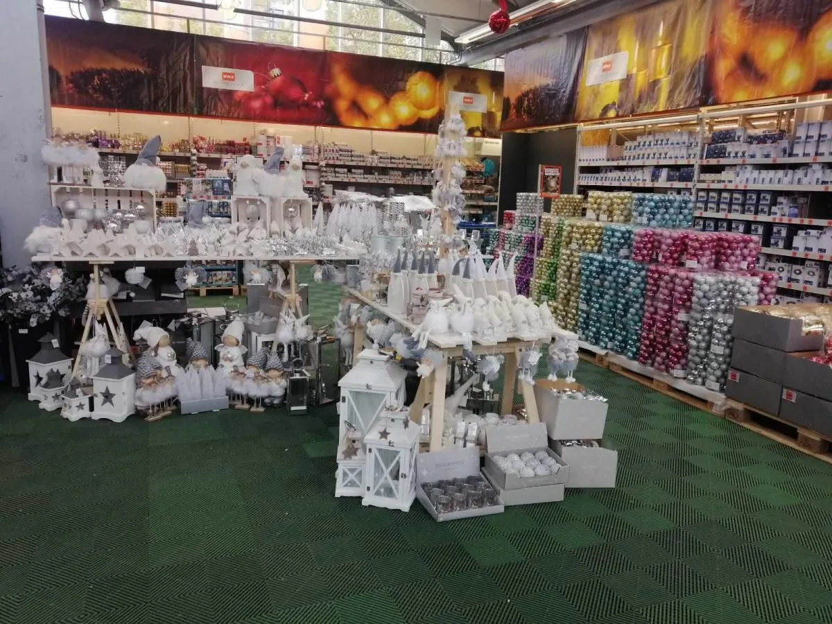 2 üzleti kép OBI ÁRUHÁZ BÉKÉSCSABA