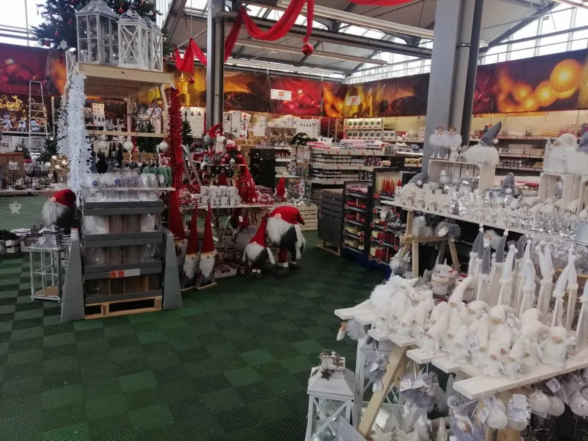 4 üzleti kép OBI ÁRUHÁZ BÉKÉSCSABA