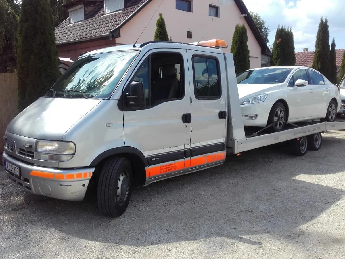 2 üzleti kép VAR-SZEK AUTÓMENTÉS