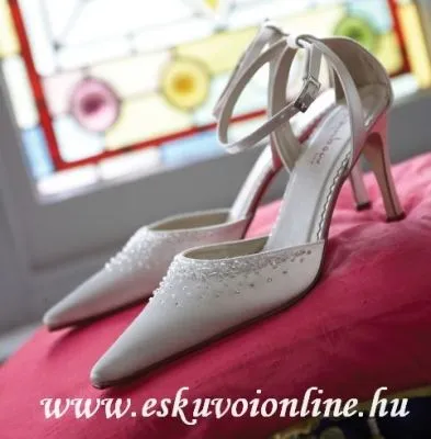 1 üzleti kép OLASZ ESKÜVŐI ÉS ALKALMI RUHASZALON VESZPRÉM