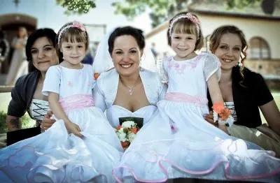4 üzleti kép GYEREKBARÁT ESKÜVŐSZERVEZÉS