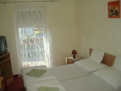 15 üzleti kép ZSÓFIA VENDÉGHÁZ PÁPA