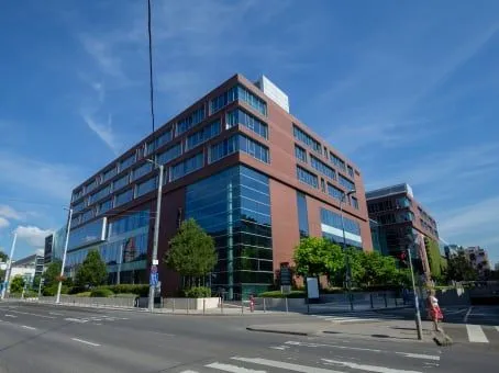 2 üzleti kép REGUS - BUDAPEST, MILLPARK CENTRE