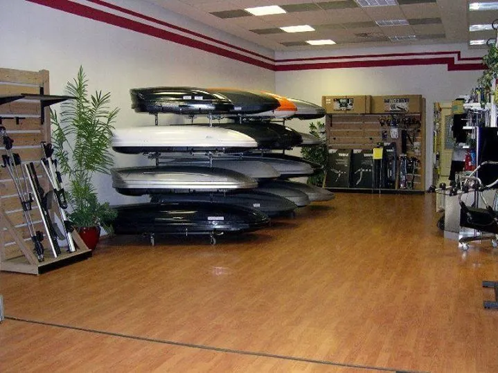 5 üzleti kép AMEGA STUDIO KFT. - CSOMAGTARTÓ ÁRUHÁZ