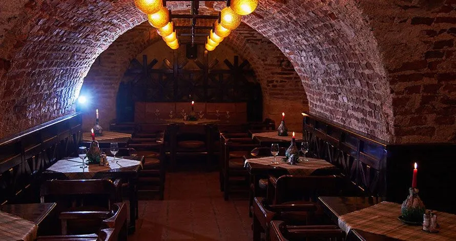 4 üzleti kép CORVINUS-GENERÁLIS ÉTTEREM, PIZZÉRIA, SÖRÖZŐ