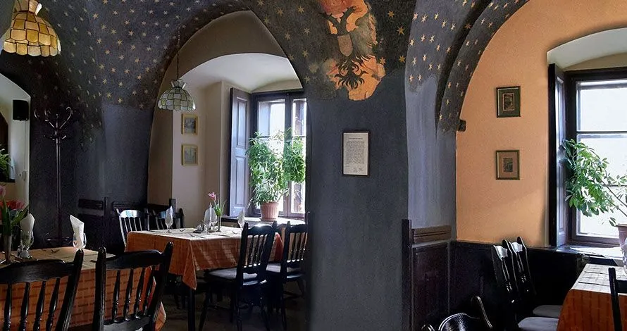 5 üzleti kép CORVINUS-GENERÁLIS ÉTTEREM, PIZZÉRIA, SÖRÖZŐ